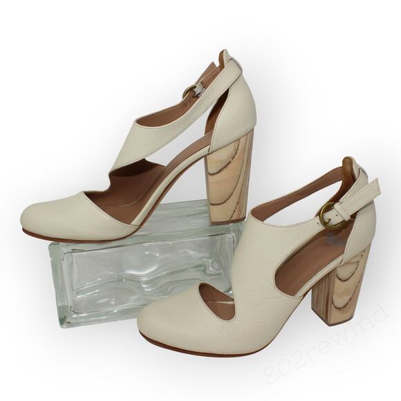 EU 38 ~ US 7.5 FORTRESS Luna Naya Asymmetric CutOut Pump PebbledIvory - Picture 2 of 14